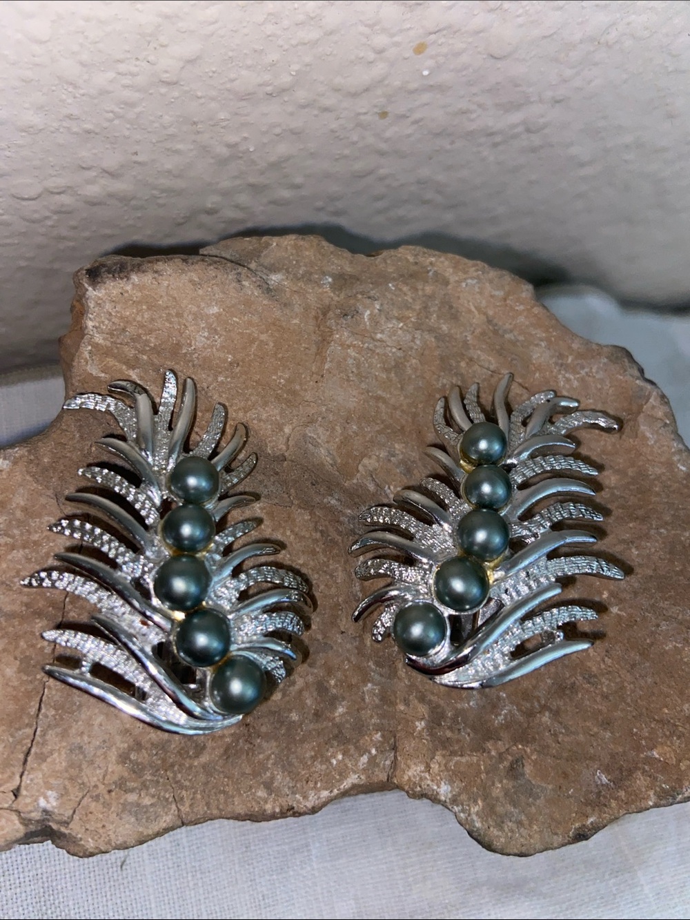 Book Piece 
1959 SARAH COVENTRY Silver Tone & Faux Gray Pearls ClipOn Earrings